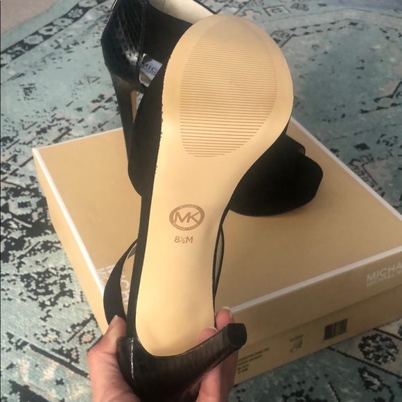 Michael Kors Sandals - Picture 3 of 8